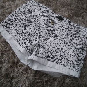 Black &  white H & M shorts as 8